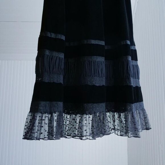 Y2k black velvet midi skirt - Picture 5 of 7